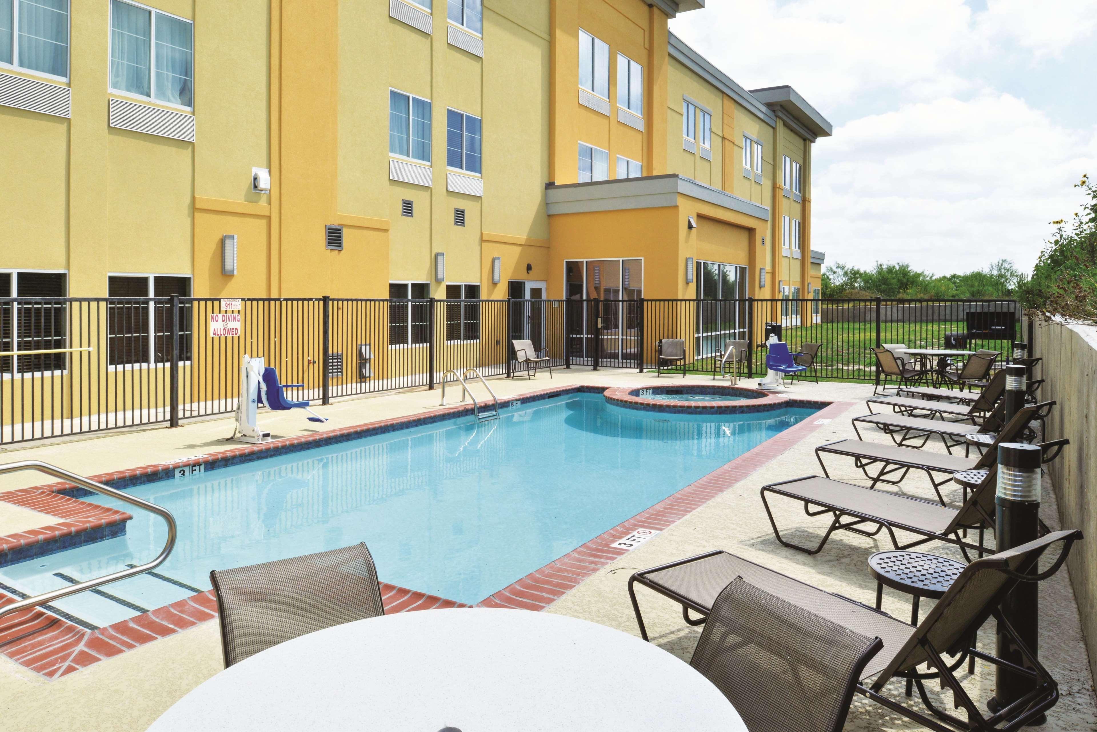 La Quinta By Wyndham Karnes City - Kenedy מראה חיצוני תמונה
